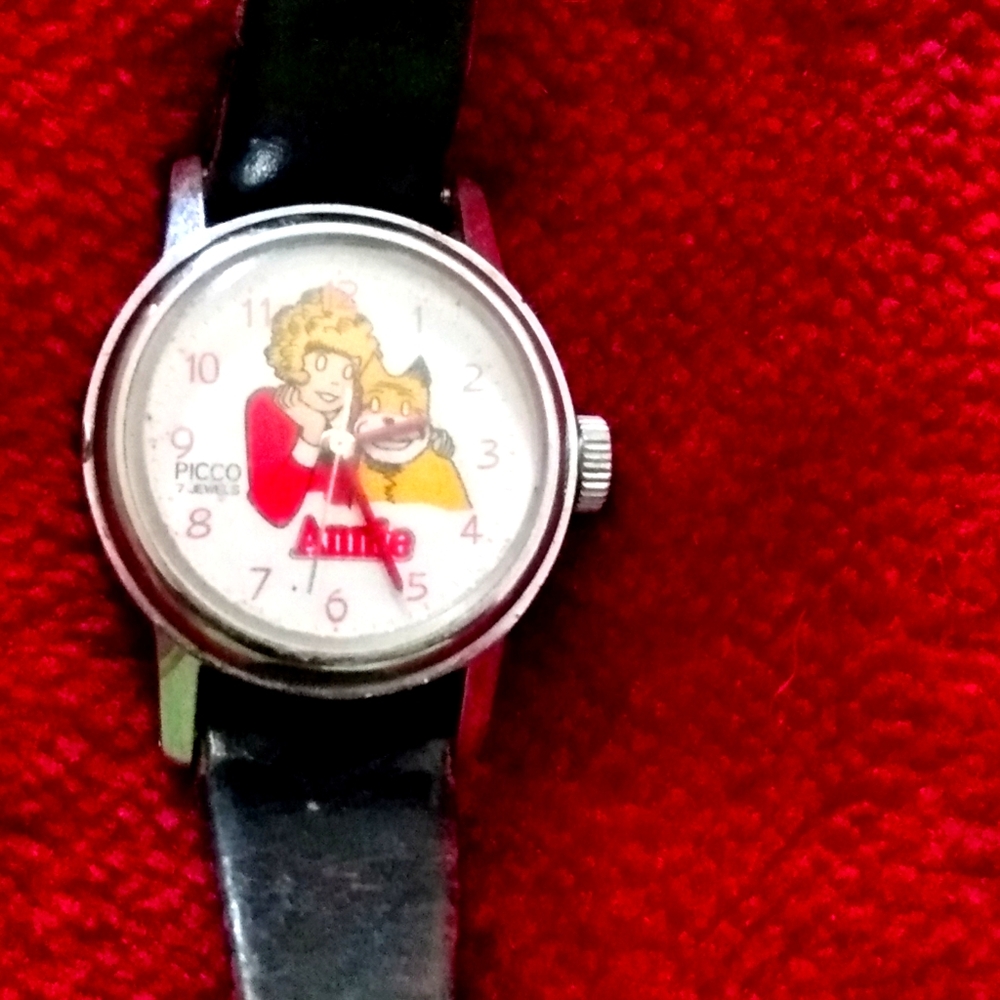 Annie watch excellent condition vintage